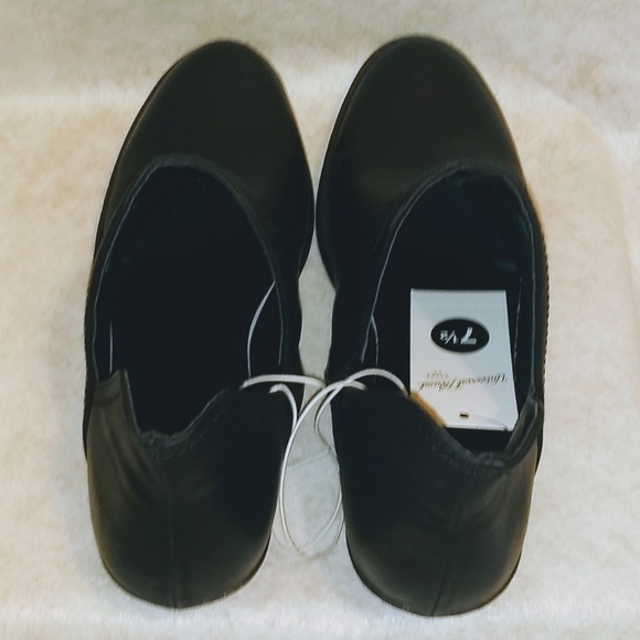 Women Nora V-Cut Ankle Booties Universal Thread - Picture 6 of 8